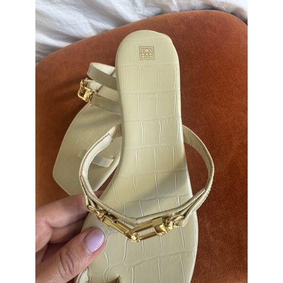 TOTÊME The Double Clasp Flat - Picture 12 of 13